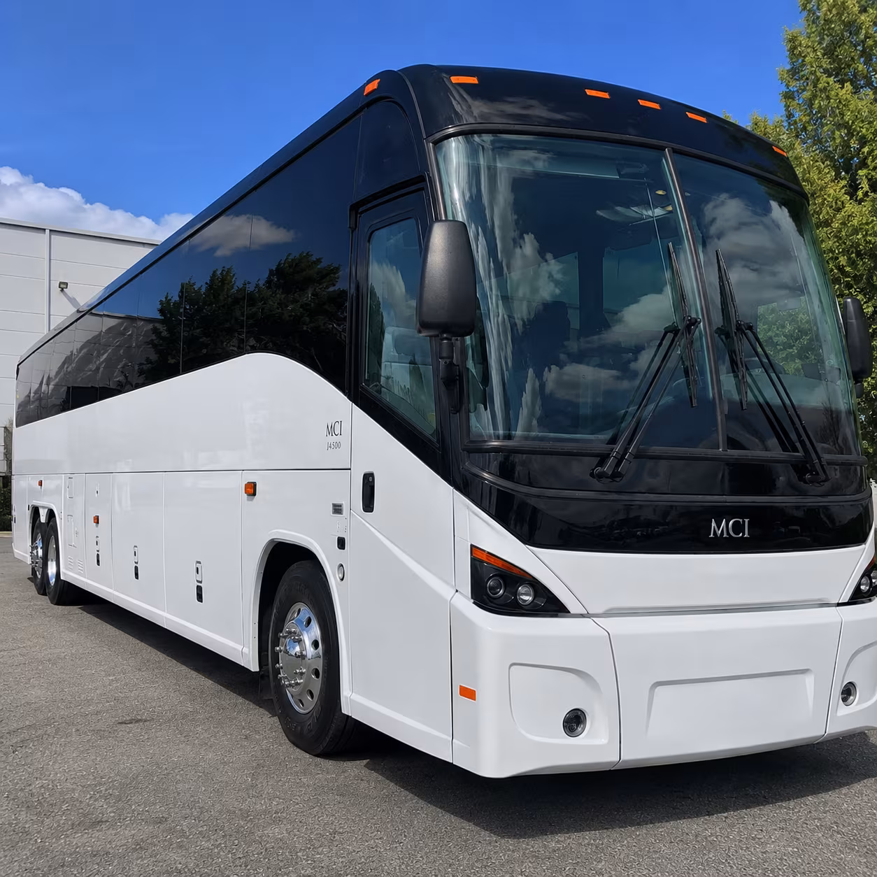 airport shuttle buses to hartford hotels and corporate campuses