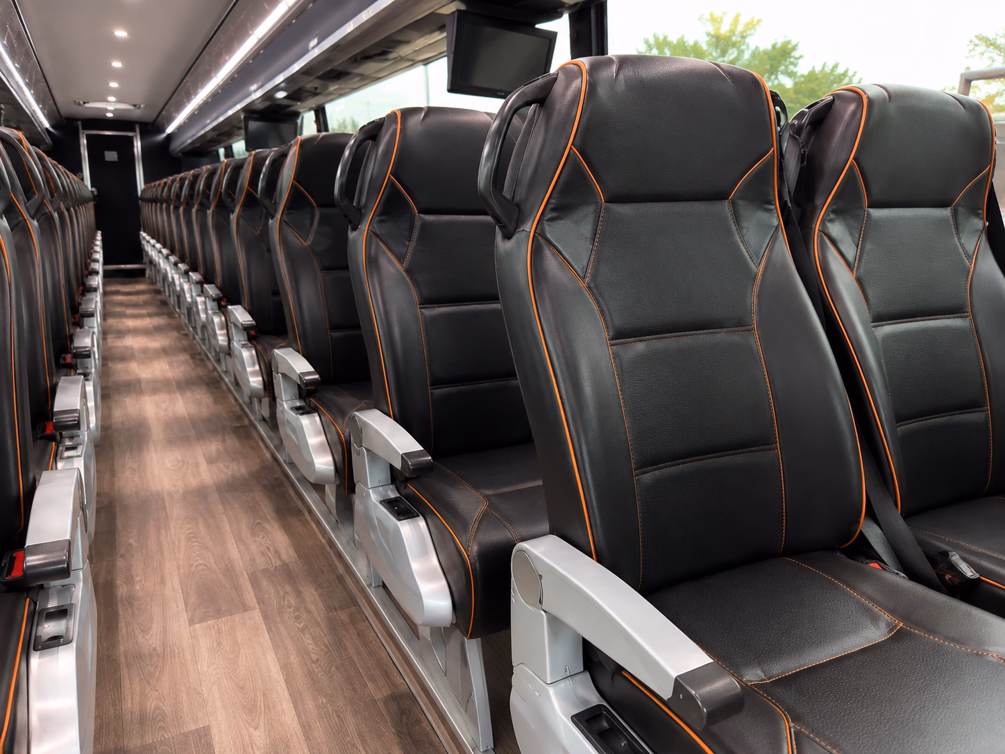 got 30 seconds find a bus for the connecticut wine trail right now